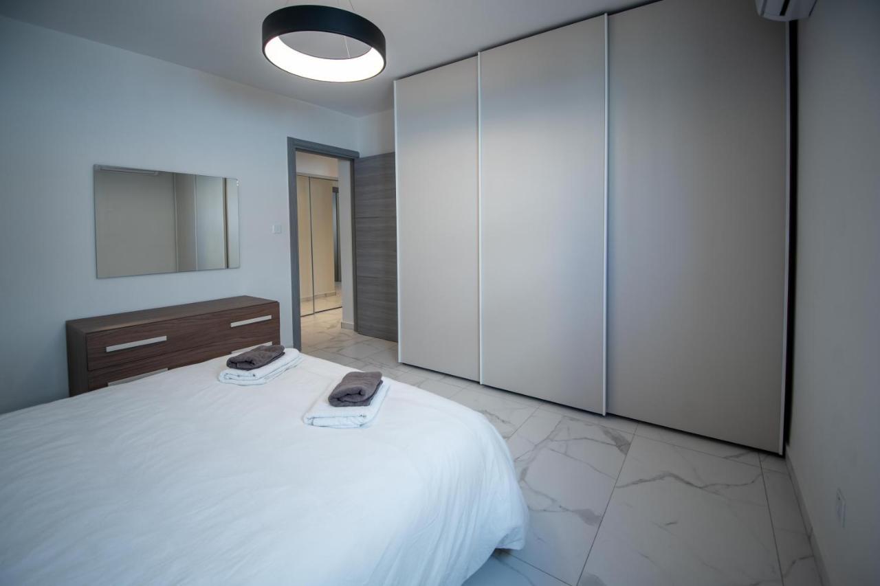 Seaside Luxury Apartment St. Paul's Bay Ngoại thất bức ảnh
