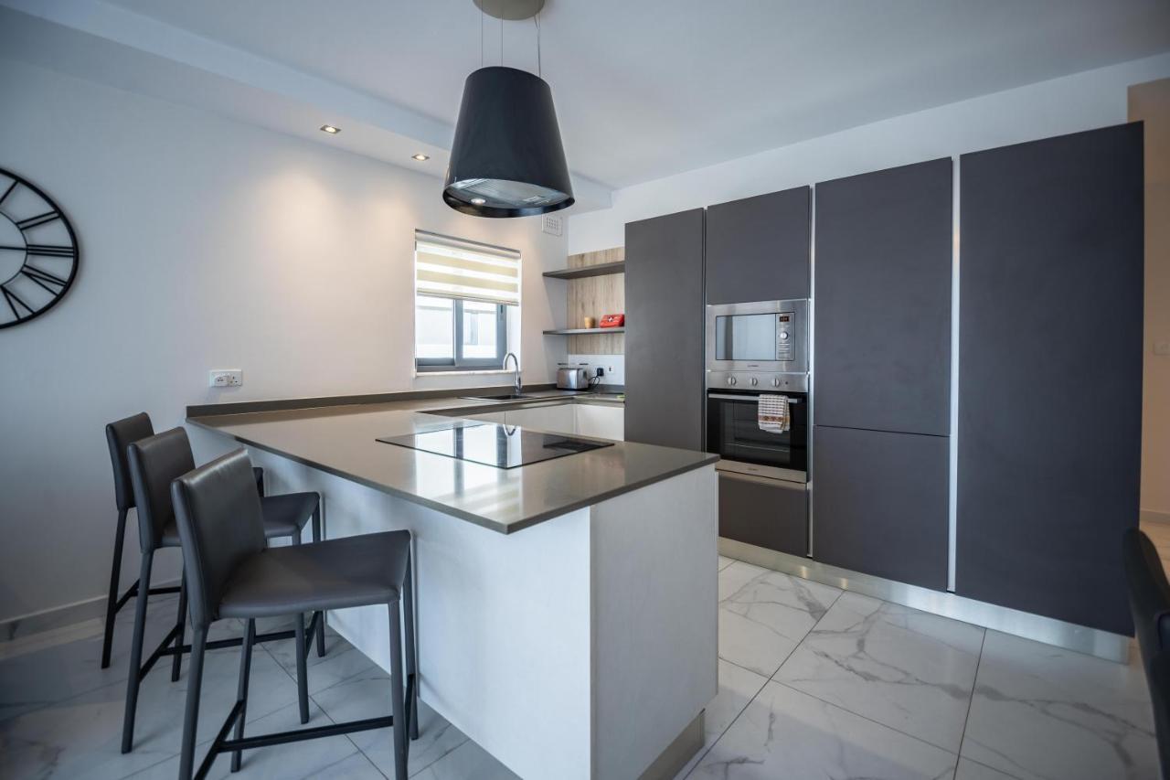 Seaside Luxury Apartment St. Paul's Bay Ngoại thất bức ảnh