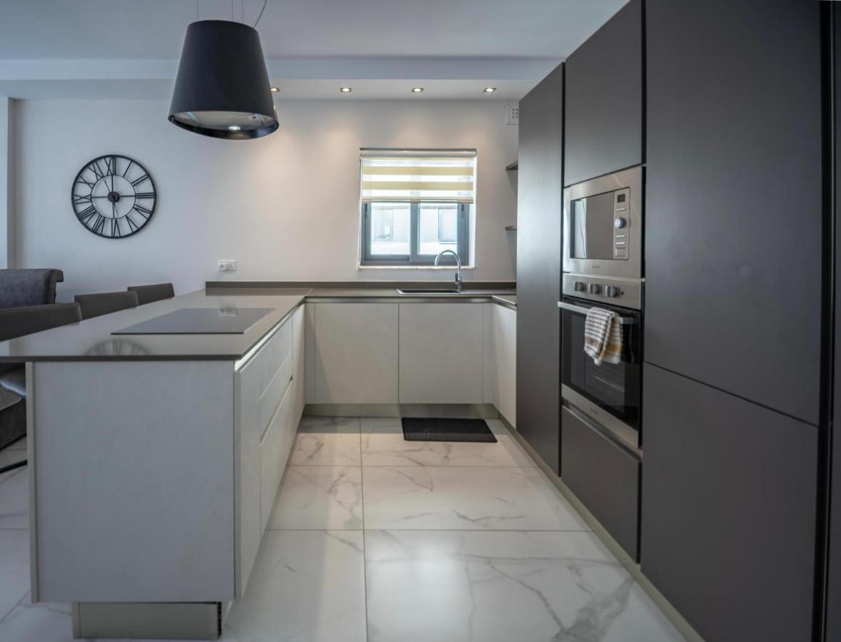 Seaside Luxury Apartment St. Paul's Bay Ngoại thất bức ảnh