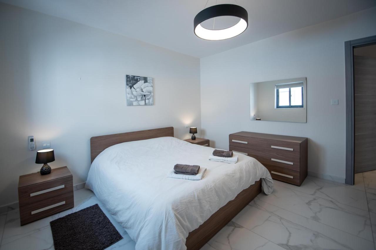 Seaside Luxury Apartment St. Paul's Bay Ngoại thất bức ảnh